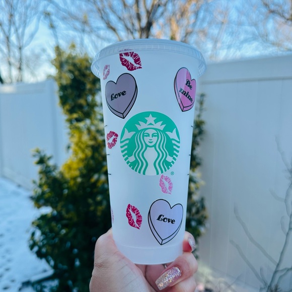 Original Starbucks plastic cup with a Valentine’s Day cute design - Picture 3 of 4